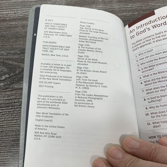 New World Translation of the Holy Scriptures, 2013 Watch Tower Compact Jehovahs - Picture 11 of 12